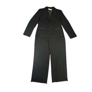 Tahari Arthur S. Levine Petite 10P Black Pant Suit with Contrast Stitching